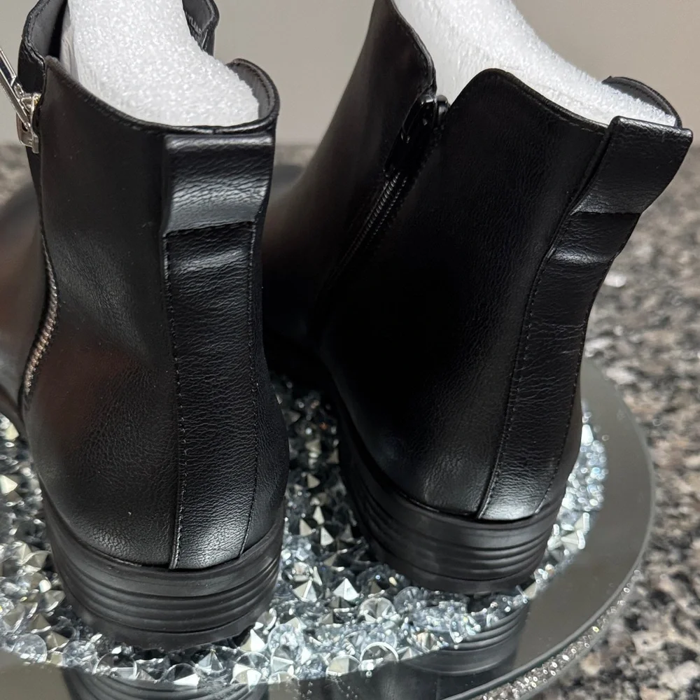 Style & Co. Black Ankle Booties with Side Zipper NWOT 10
